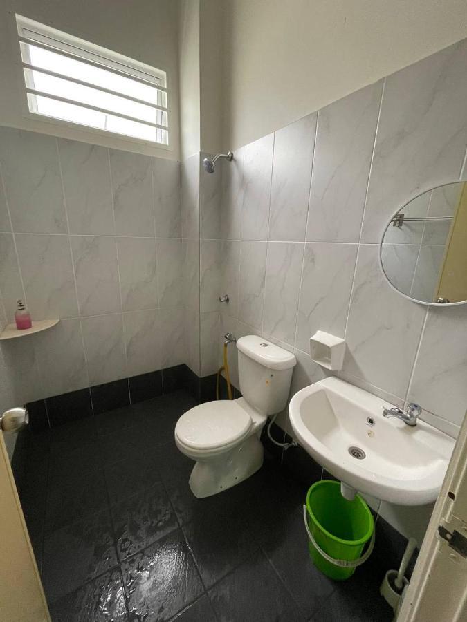 Bungalow Homestay Jasin Perdana Екстериор снимка
