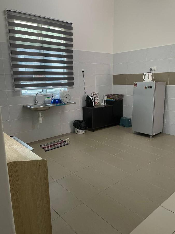 Bungalow Homestay Jasin Perdana Екстериор снимка