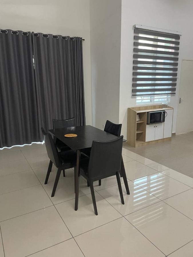 Bungalow Homestay Jasin Perdana Екстериор снимка